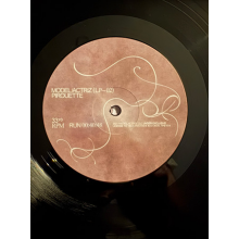 Model/Actriz - Pirouette