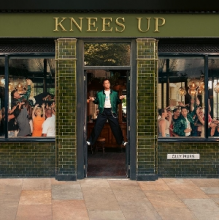 Murs, Olly - Knees Up