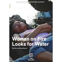 Movie - Woman On Fre Looks For Water